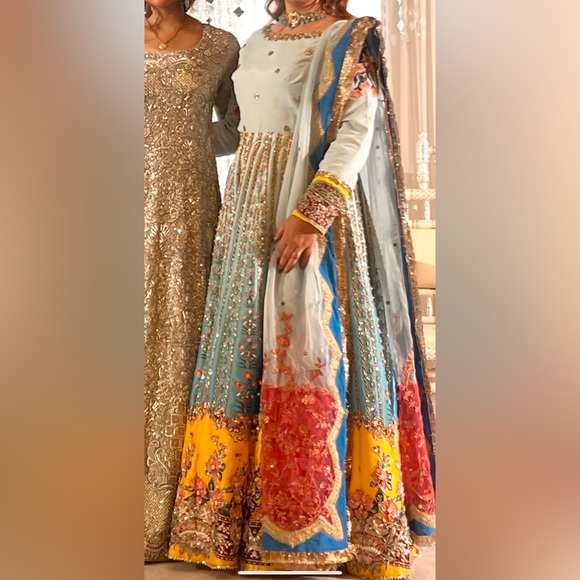 Sara Rizwan Designer heavy embellished maxi Pakistan formal wear wedding wearM - Picture 4 of 6